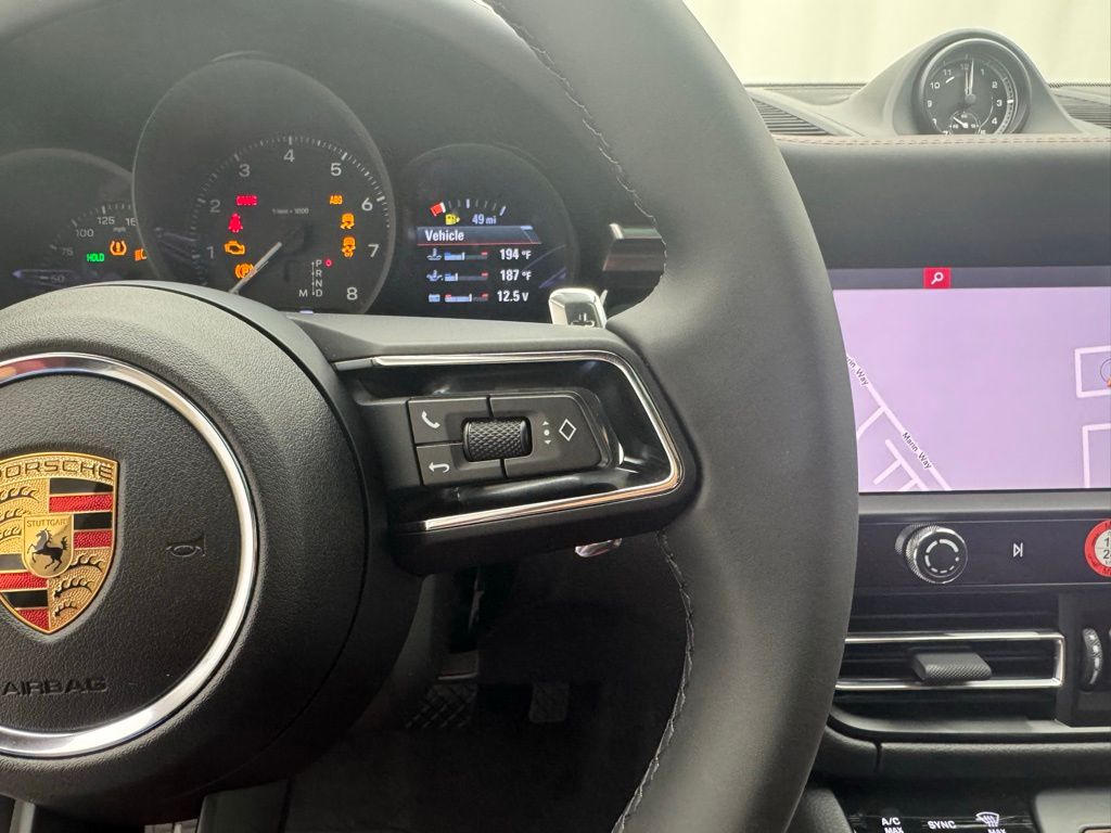 Thumbnail: 2025 Porsche Macan - 23