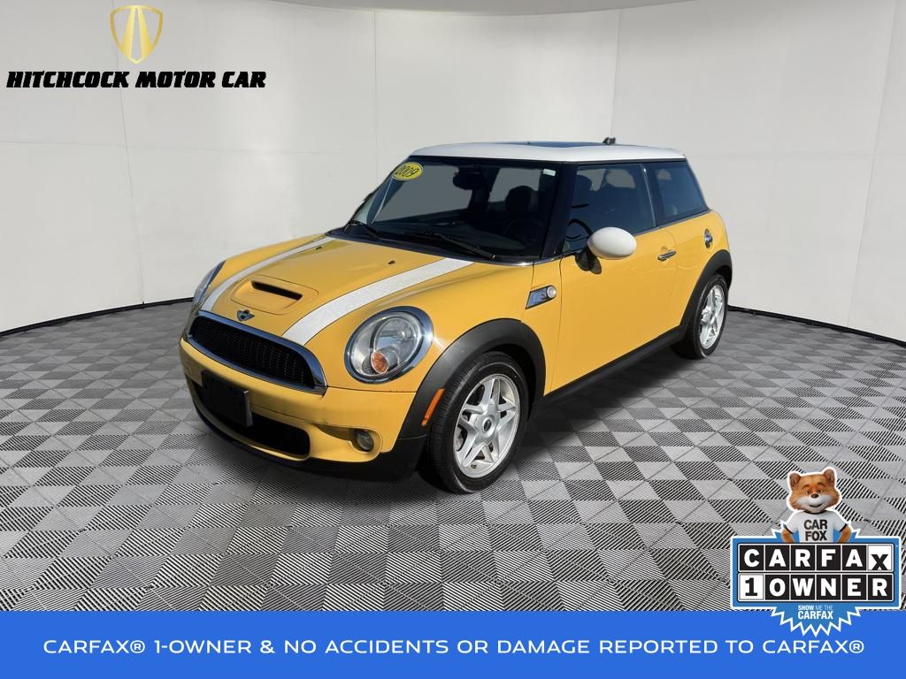 Mellow Yellow 2009 MINI Cooper Hatchback Front-Wheel Drive 6-Speed Manual Overdrive