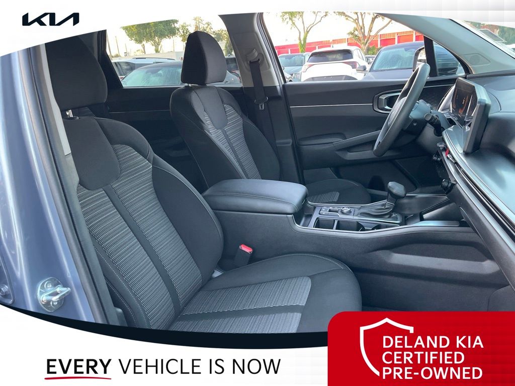 2024 Kia Sorento LX - Photo 30
