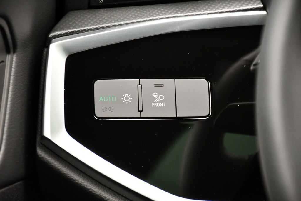 Thumbnail: 2025 Audi Q3 - 22