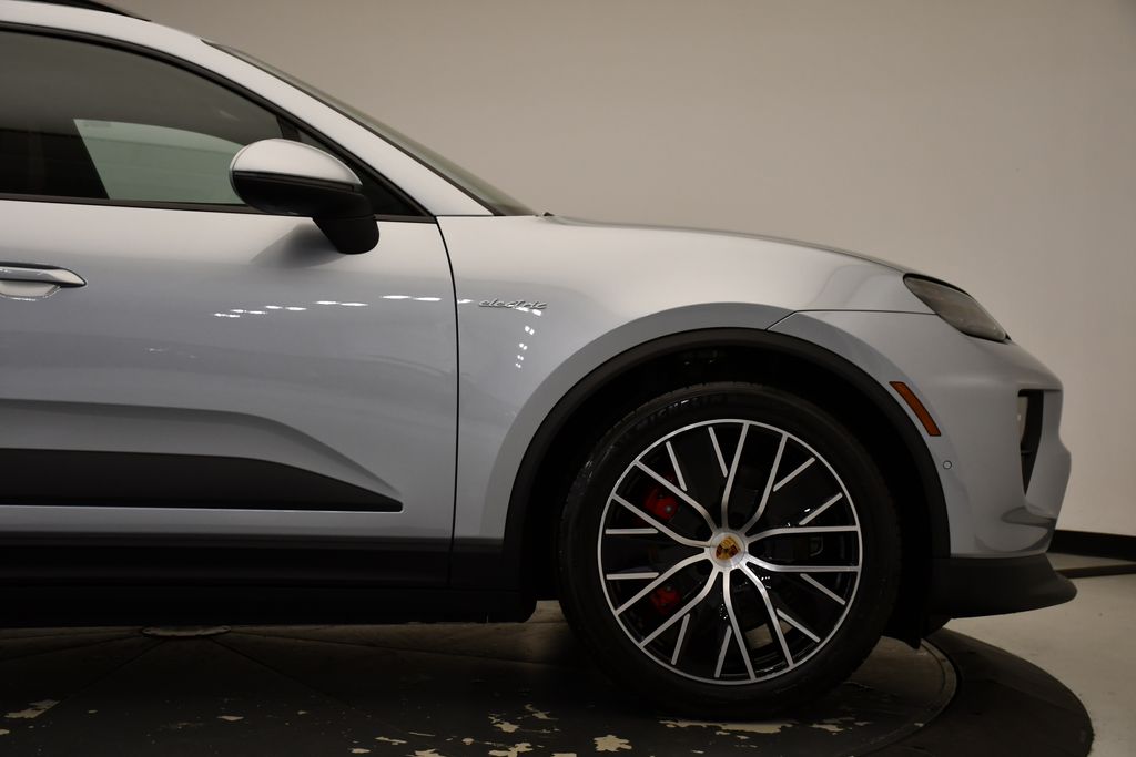 Thumbnail: 2025 Porsche Macan - 15