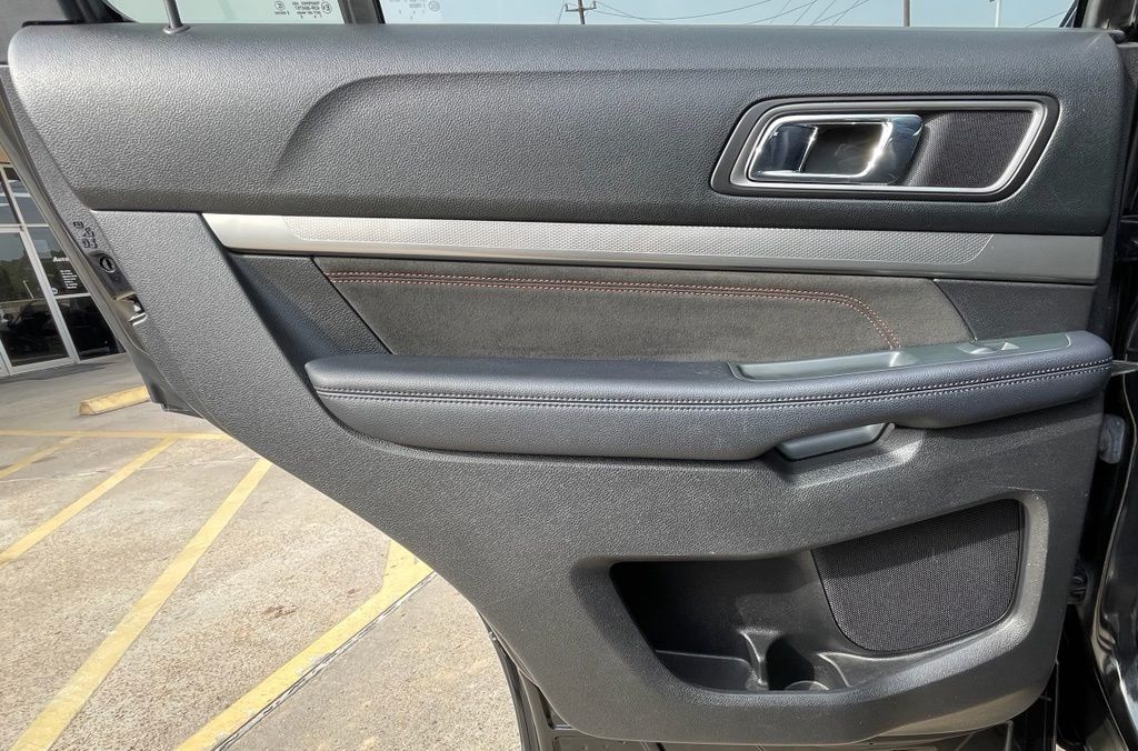 2018 Ford Explorer XLT Black at Autostrade