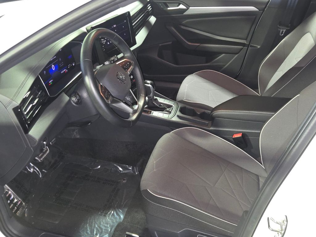 2025 Volkswagen Jetta - $18,500
