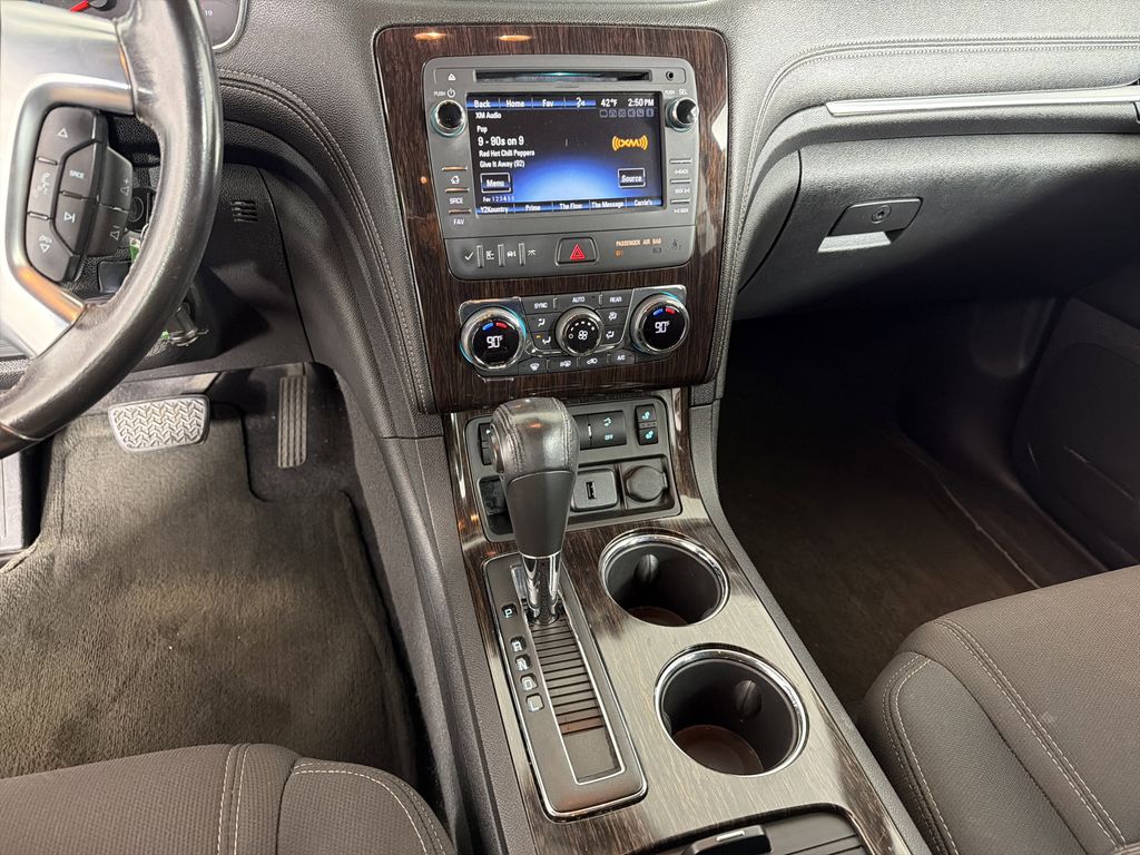 used 2015 Chevrolet Traverse car, priced at $9,995