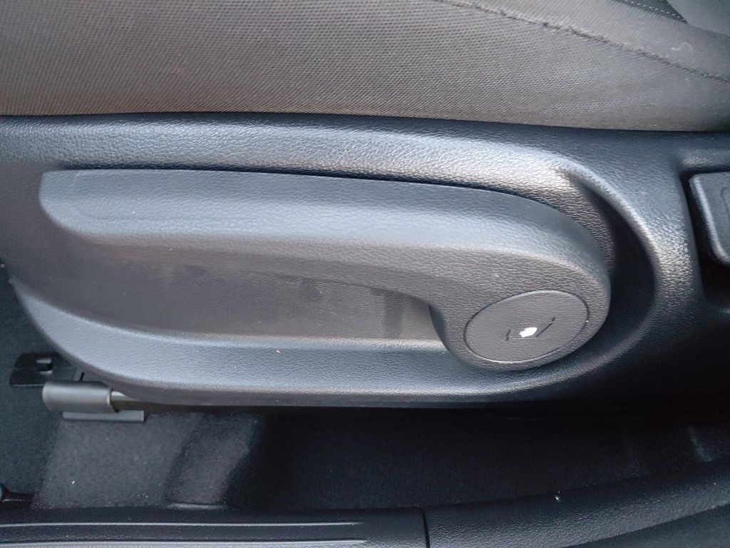 Thumbnail: 2023 Hyundai Venue - 20