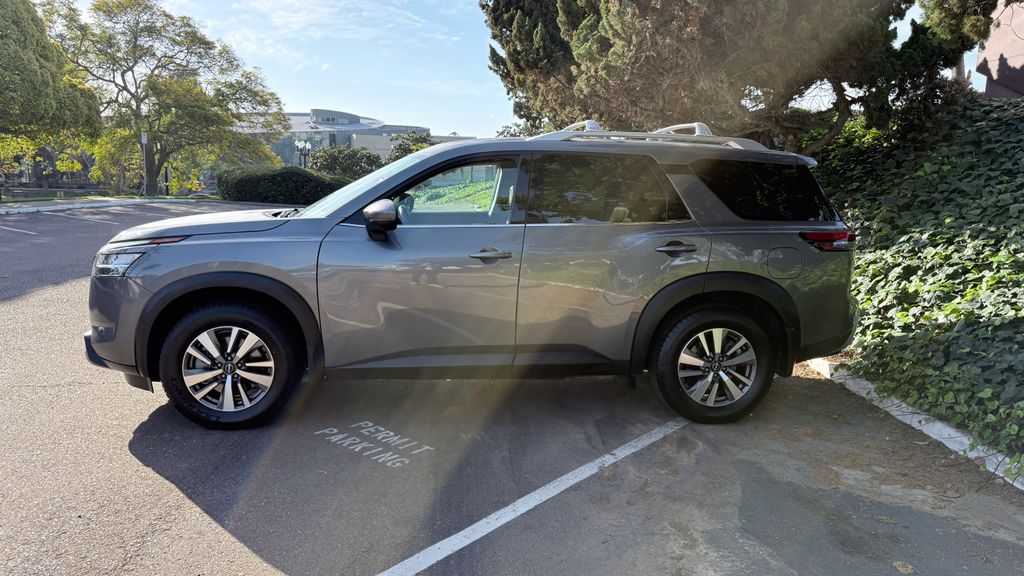 Used 2022 Nissan Pathfinder SL 4D Sport Utility