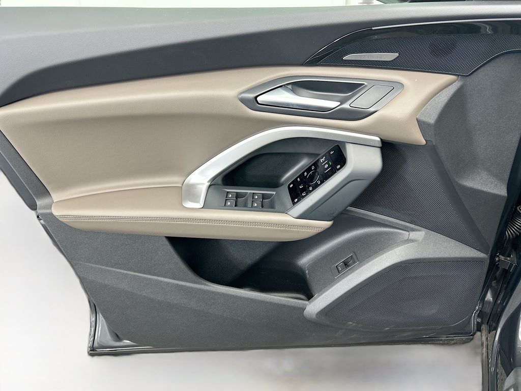 Thumbnail: 2025 Audi Q5 - 24