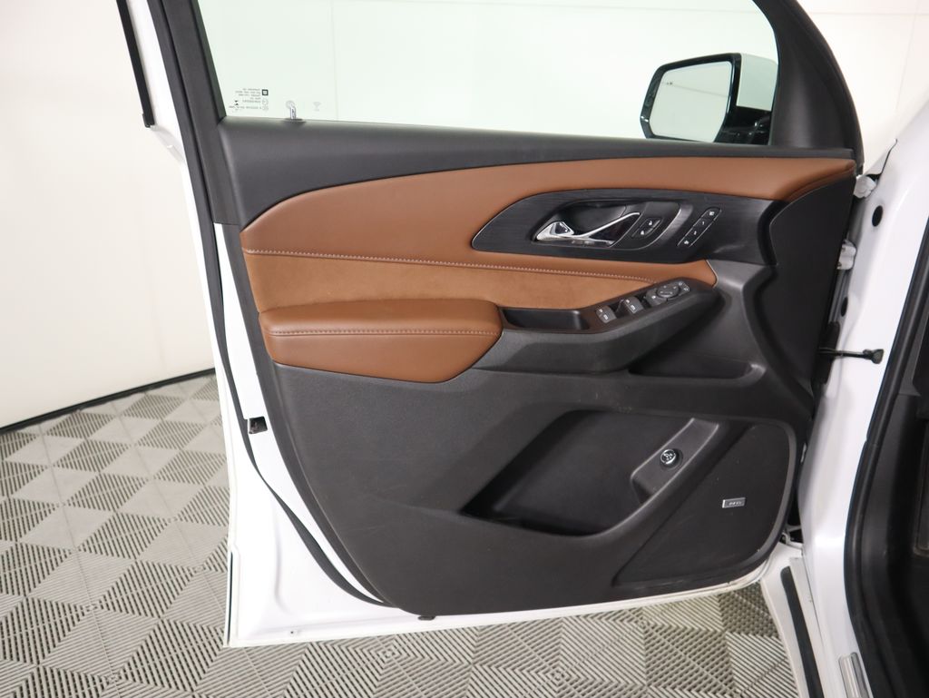Thumbnail: 2018 Chevrolet Traverse - 24