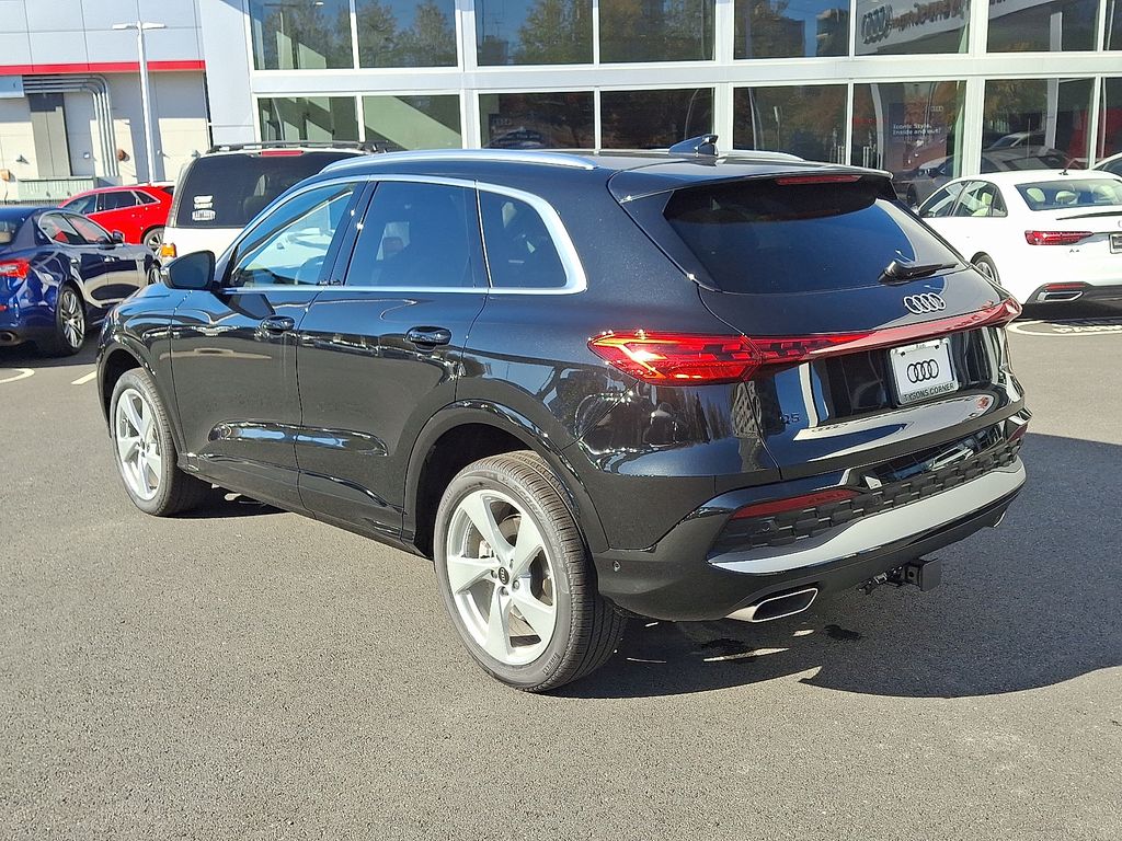 Thumbnail: 2025 Audi Q5 - 4