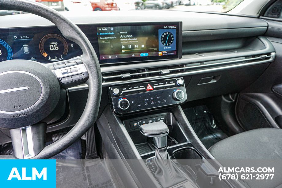 Used 2025 Gray Hyundai SEL image 32