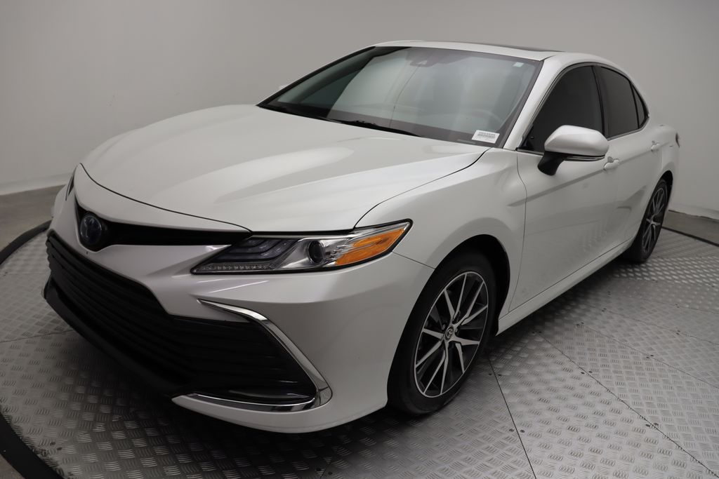 2023 Toyota Camry XLE 2