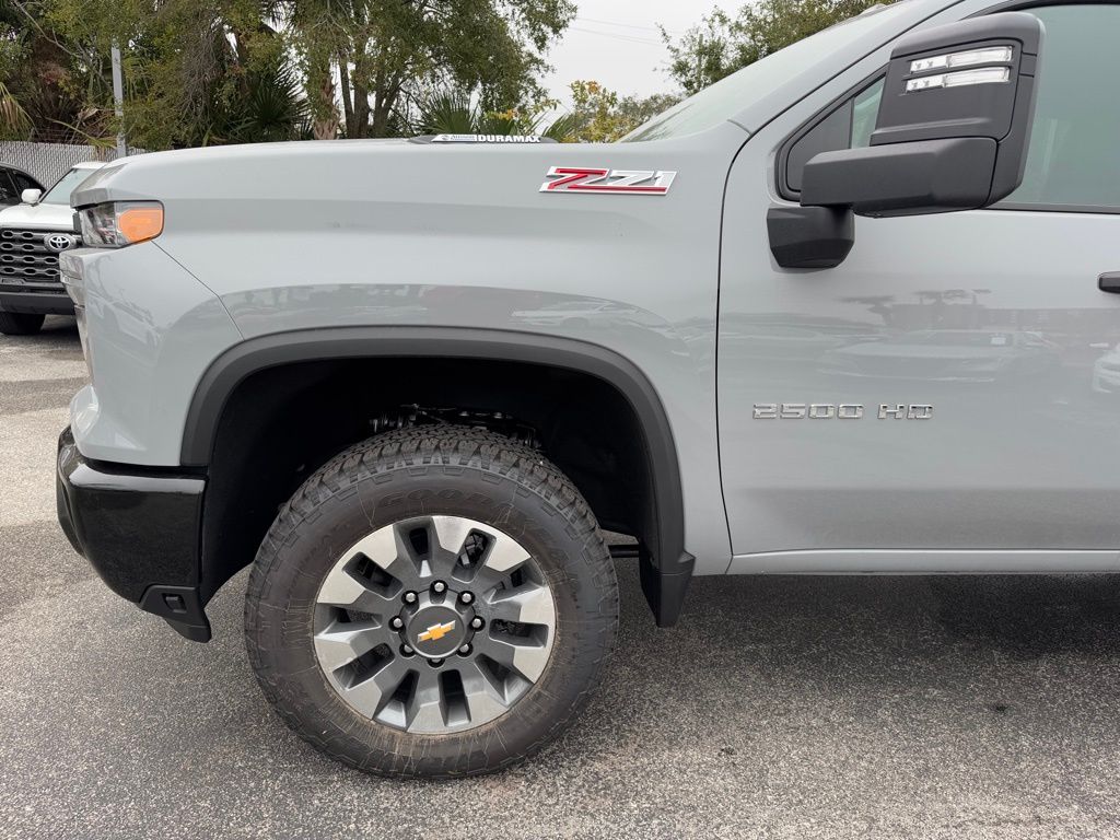 2025 Chevrolet Silverado 2500HD Custom 11