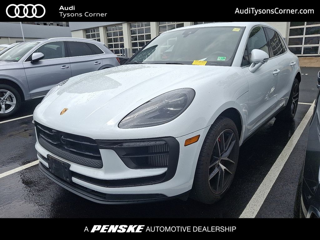 2023 Porsche Macan S -
                Vienna, VA