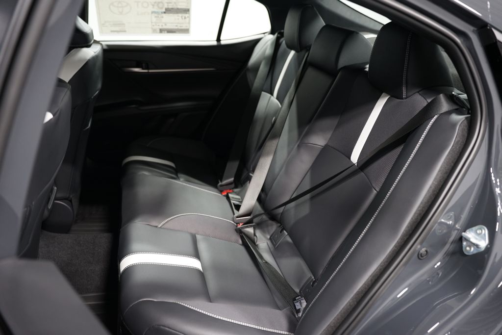 2025 Toyota Camry SE 30