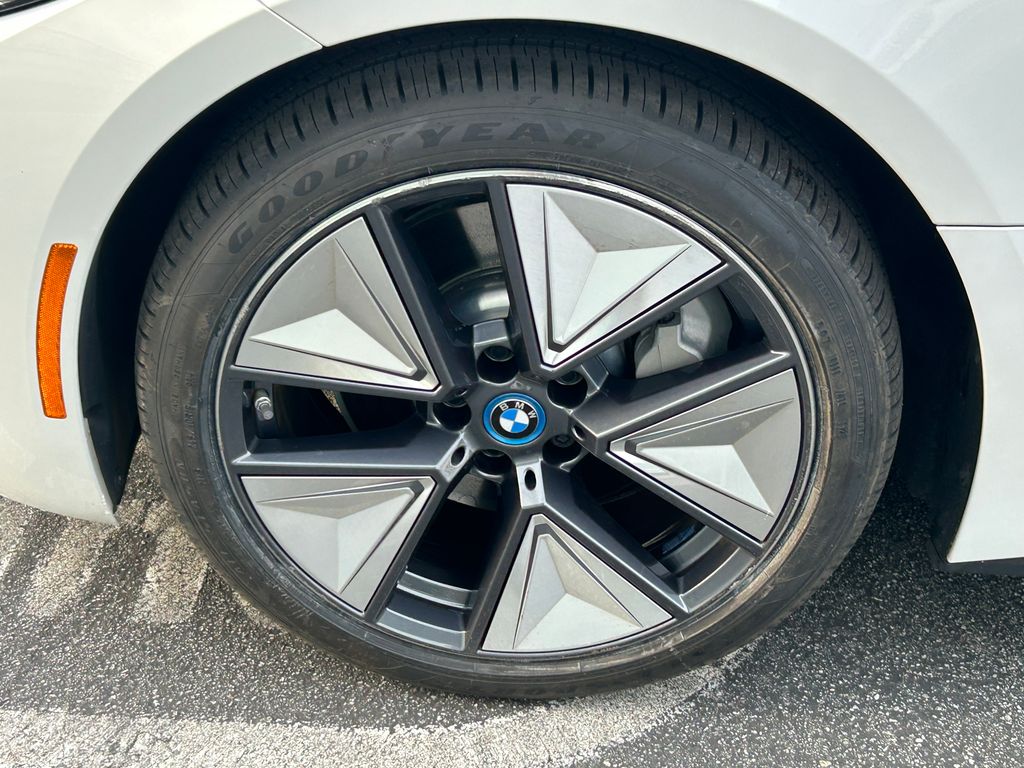 Thumbnail: 2023 BMW i4 - 9