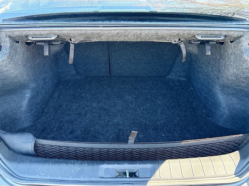 Used 2022 Gray Nissan Platinum image 28
