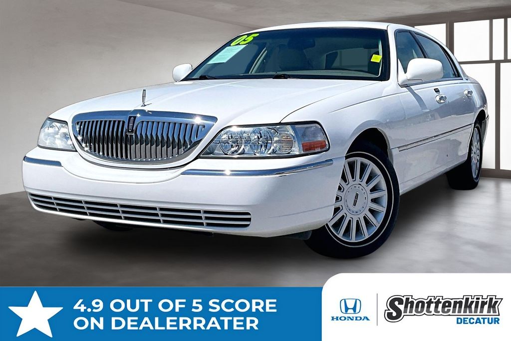 2005 Lincoln Town Car Signature