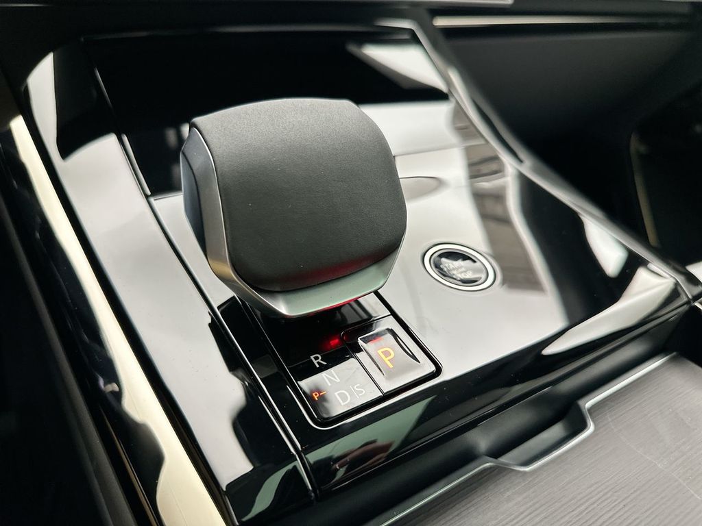 Thumbnail: 2027 Land Rover Range Rover Sport - 12