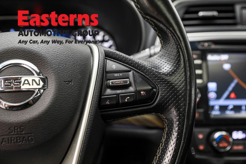 Used 2018 Silver Nissan Platinum image 16