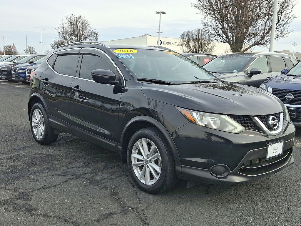 Thumbnail: 2018 Nissan Rogue Sport - 3