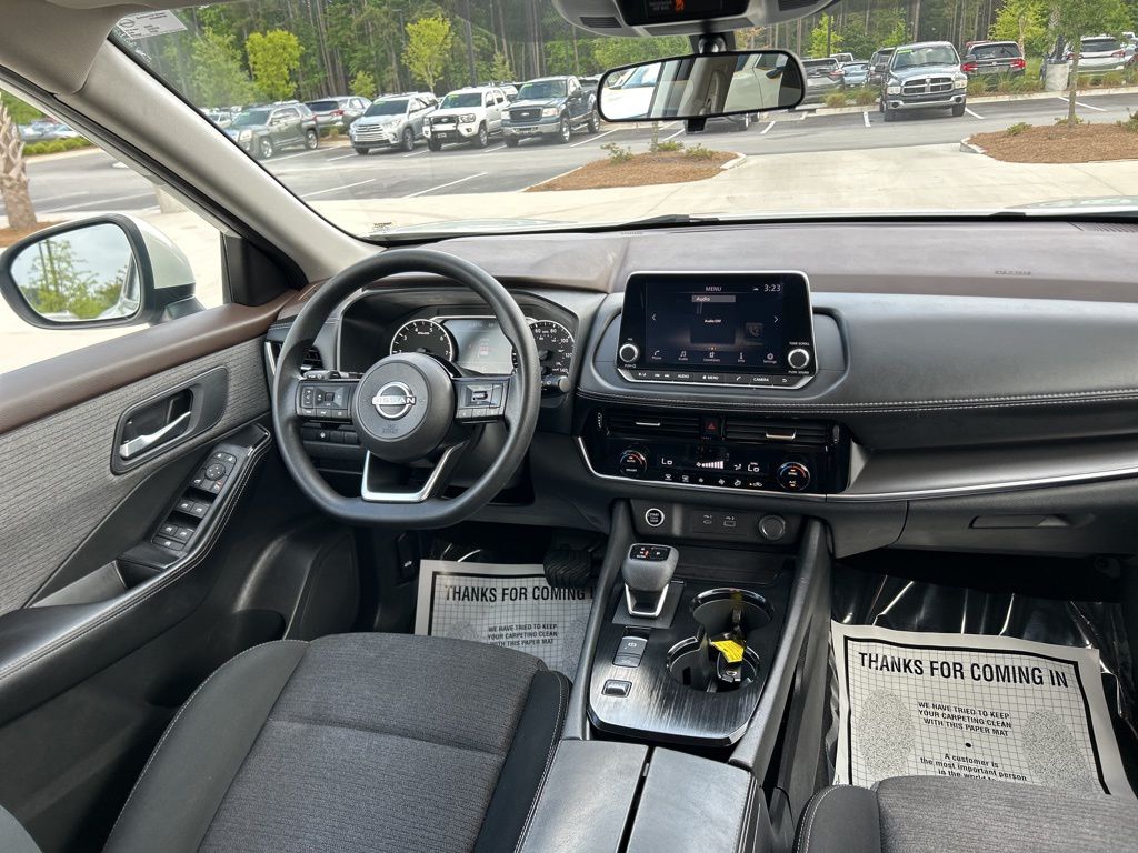 2023 Pearl White Tricoat Nissan Rogue SV FWD SUV