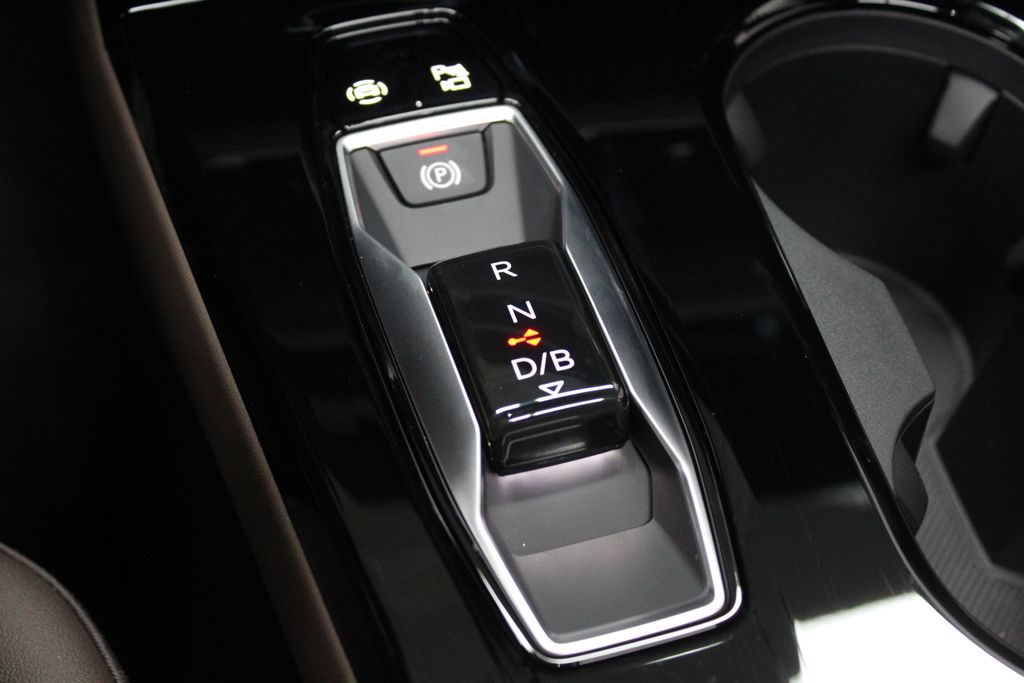 2025 Audi e-tron Premium 13