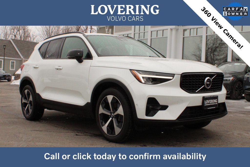2025 Volvo XC40 B5 Plus Dark Theme AWD