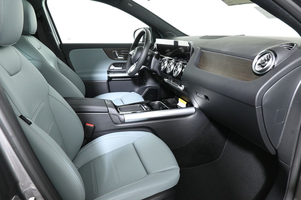 Thumbnail: 2026 Mercedes-Benz GLA - 21