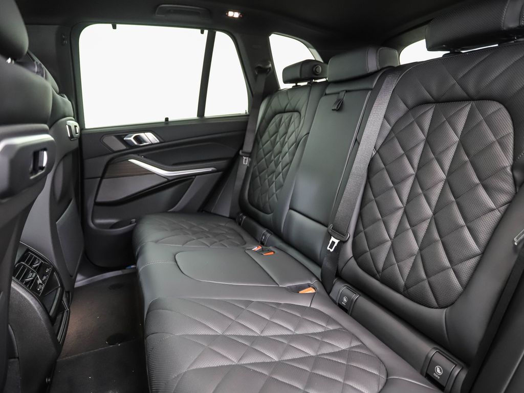 Thumbnail: 2026 BMW X5 - 22