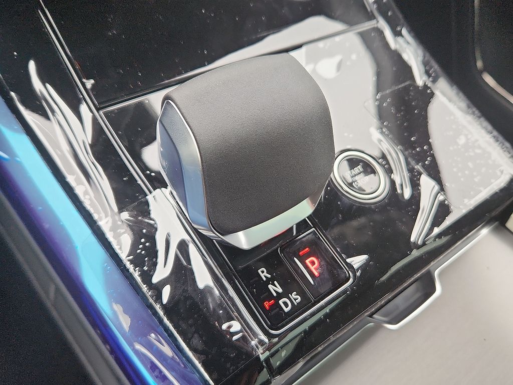 Thumbnail: 2026 Land Rover Range Rover Sport - 7