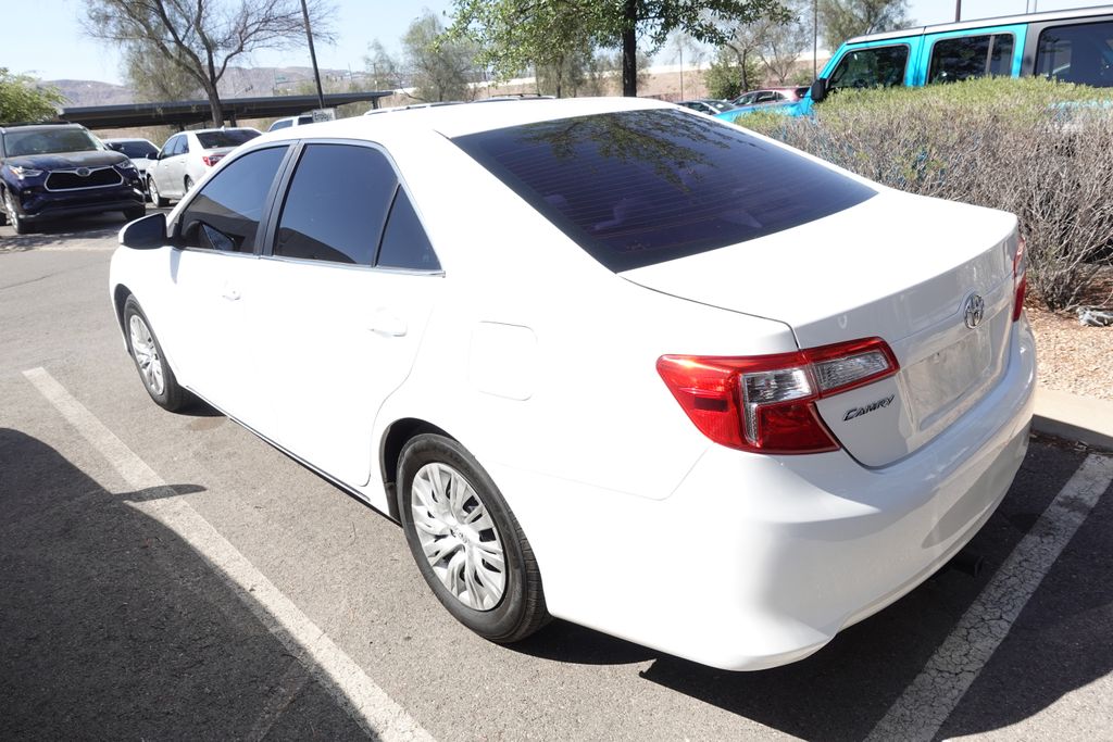 2014 Toyota Camry 2.5 Auto LE's photo