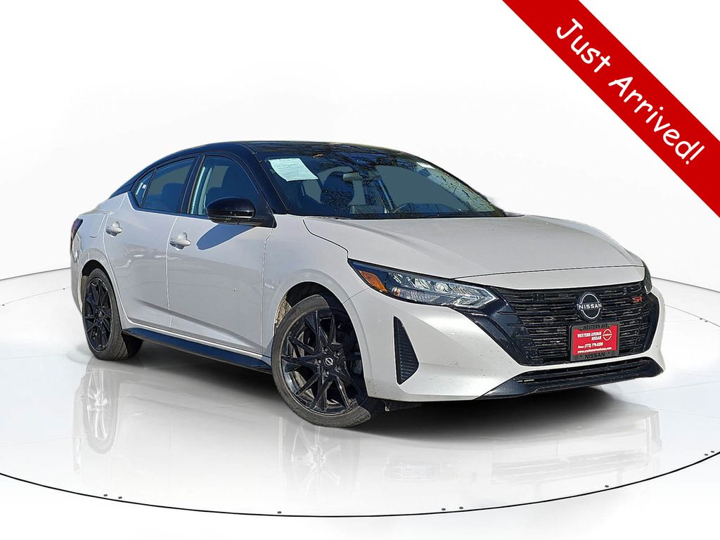 Aspen White/Super Black 2025 Nissan Sentra SR FWD Sedan Front-Wheel Drive Continuously Variable Transmission