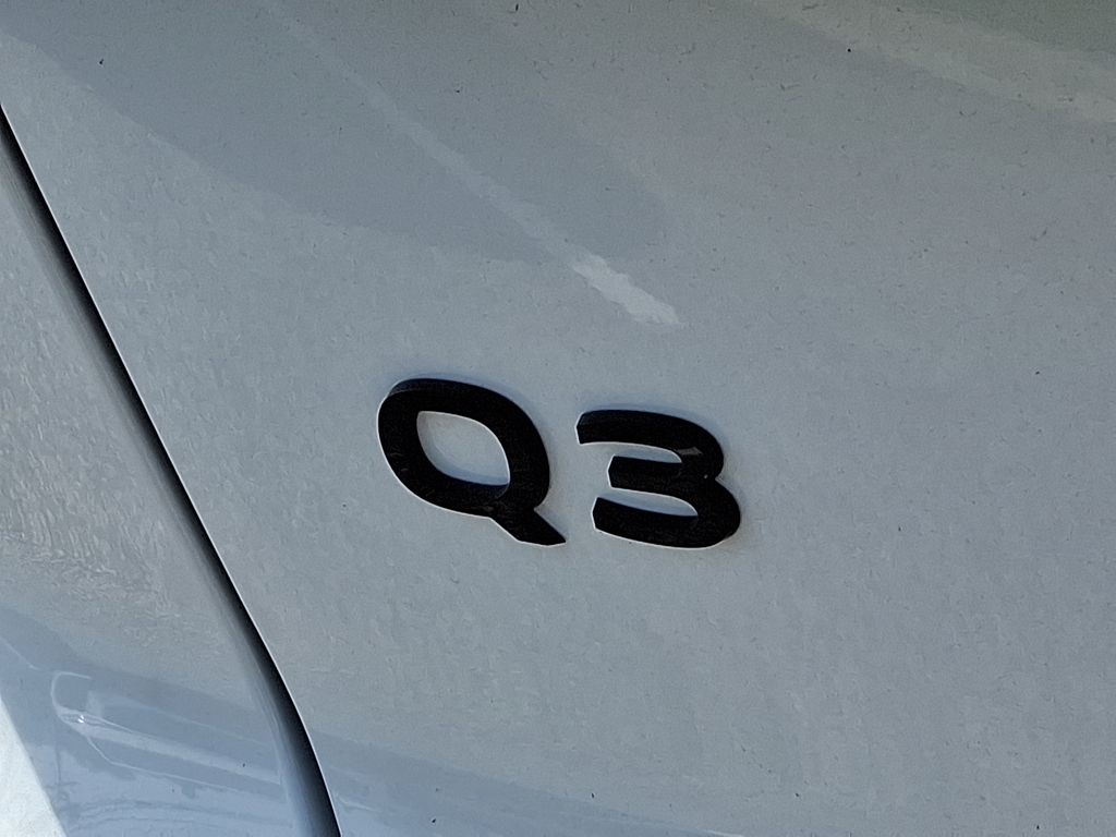 Thumbnail: 2026 Audi Q3 - 11