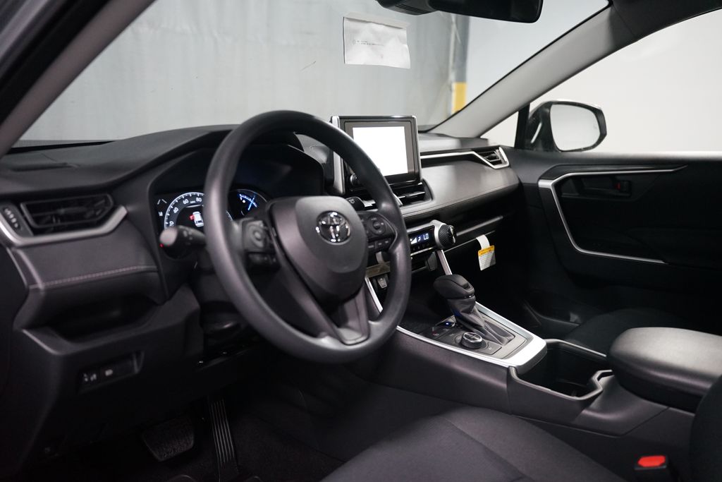 Thumbnail: 2025 Toyota RAV4 - 15