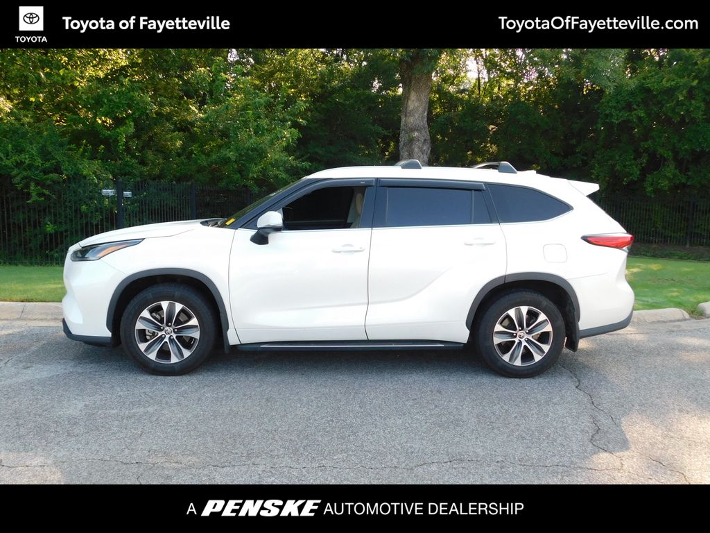 Thumbnail: 2021 Toyota Highlander - 2