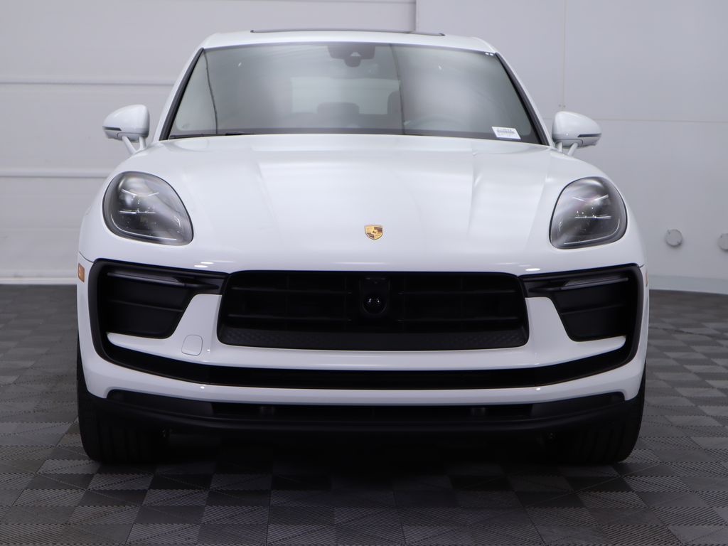 2024 Porsche Macan  2