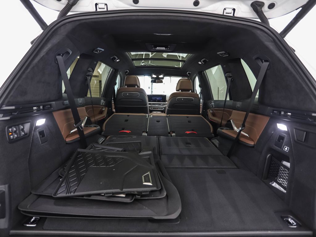 Thumbnail: 2023 BMW X7 - 30