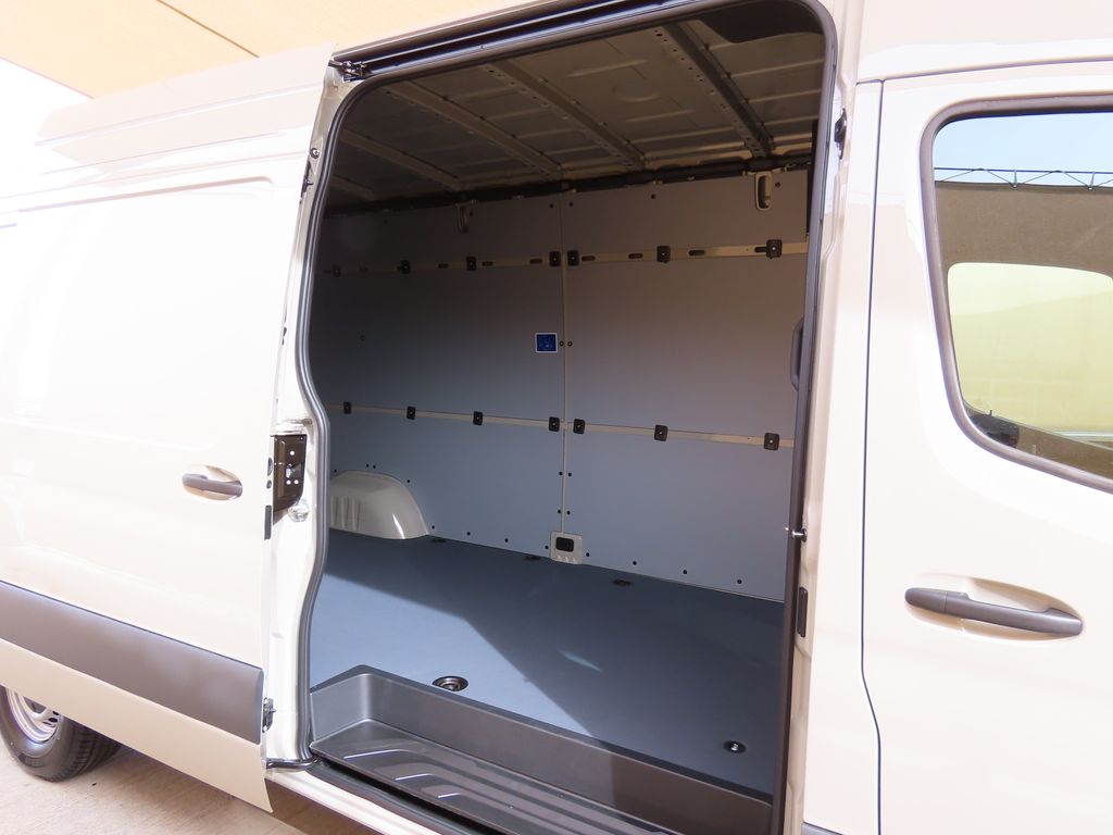 2025 Mercedes-Benz Sprinter 2500 21