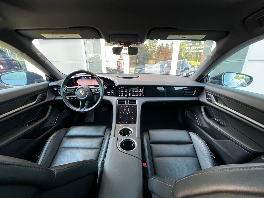 2022 Porsche Taycan 4S photo