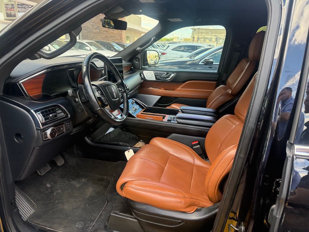 Thumbnail: 2019 Lincoln Navigator - 6