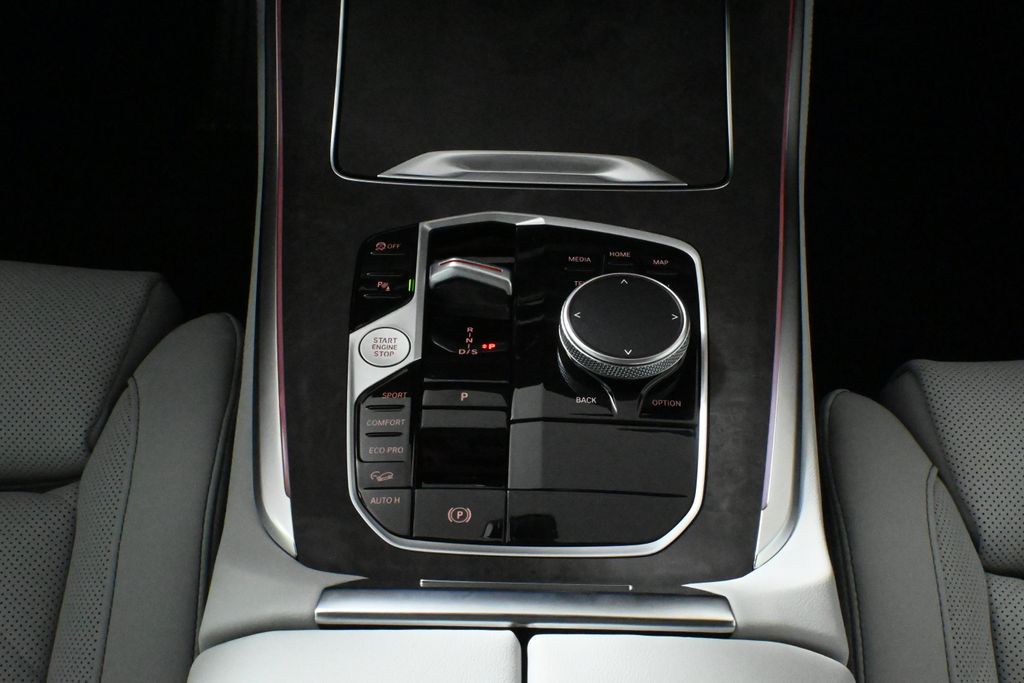 Thumbnail: 2026 BMW X5 - 25