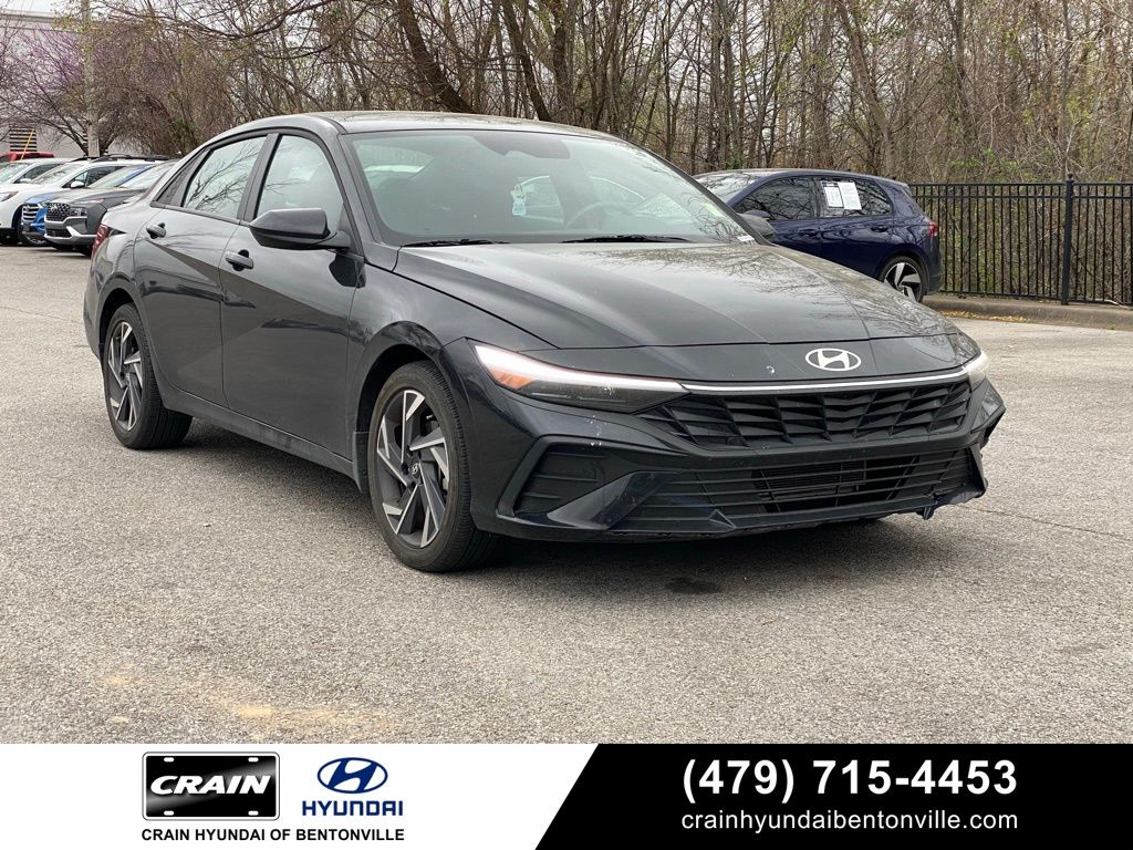 Abyss Black 2025 Hyundai Elantra SEL Sport FWD Sedan Front-Wheel Drive Continuously Variable Transmission