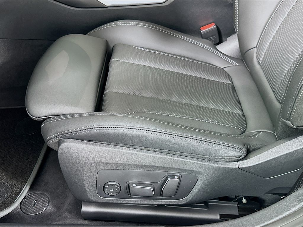 Thumbnail: 2026 BMW i4 - 21