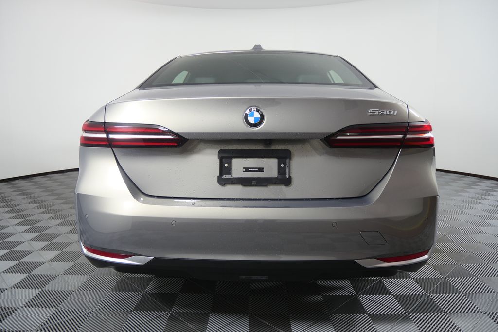 Thumbnail: 2025 BMW 5 Series - 4