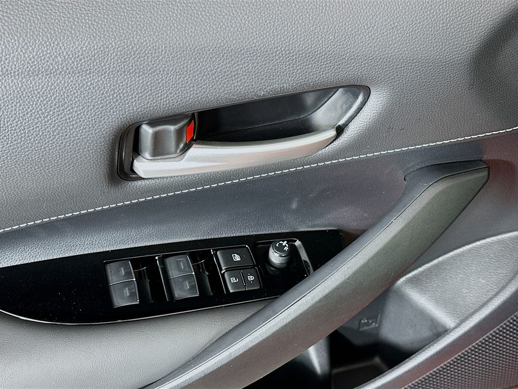 2023 Toyota Corolla SE 17