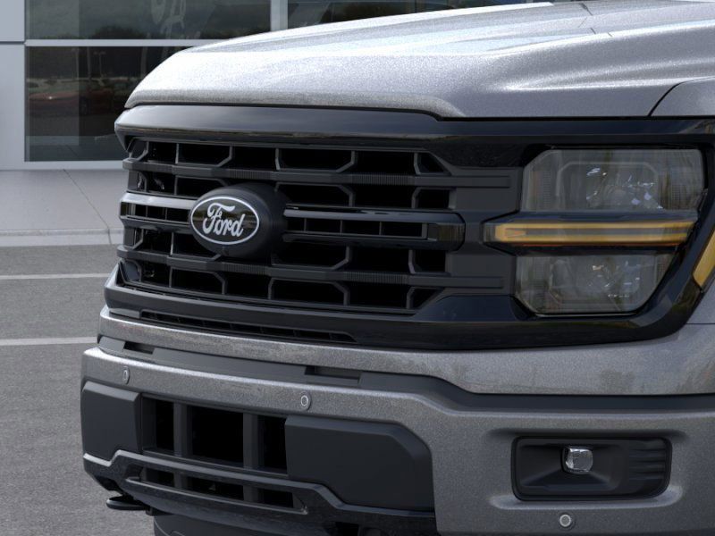 2025 Ford F-150 XLT photo 16