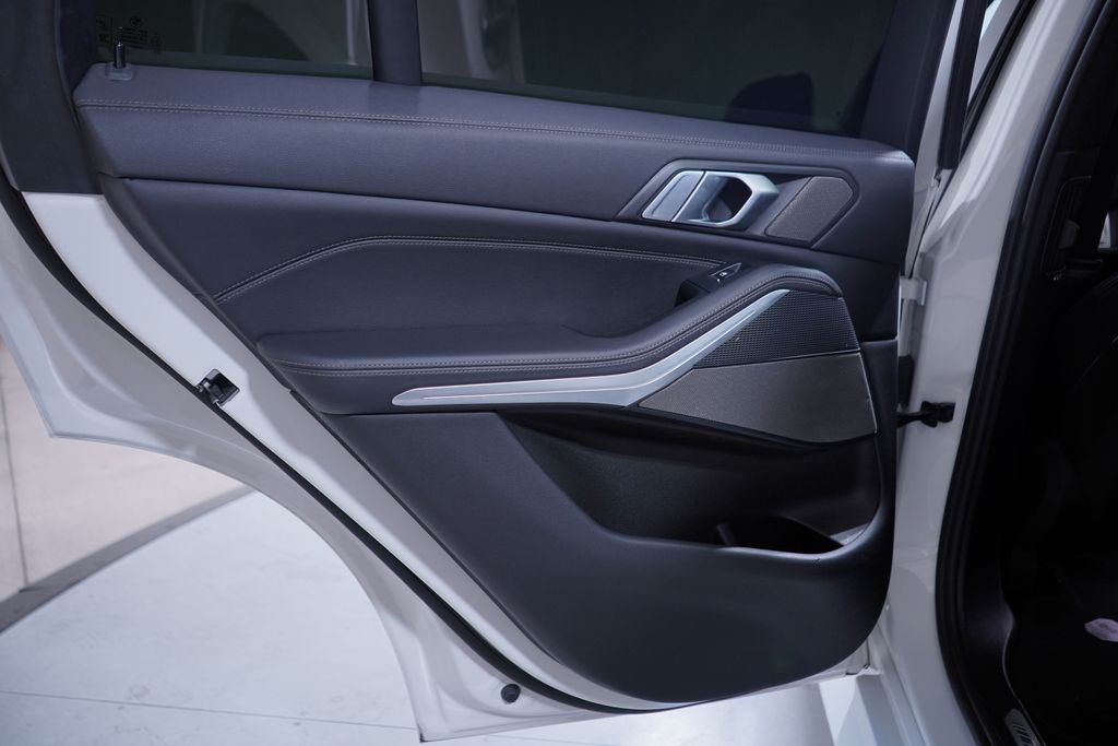 Thumbnail: 2021 BMW X5 - 15