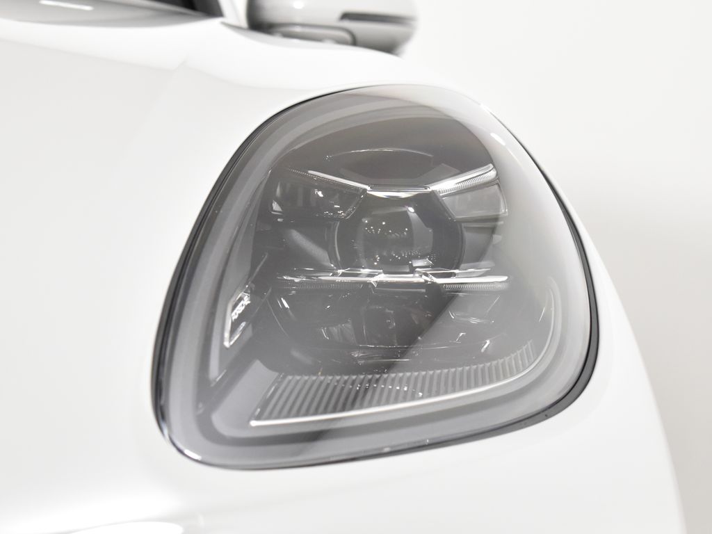 Thumbnail: 2026 Porsche Macan - 11