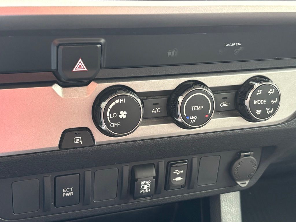 2019 Toyota Tacoma SR5 photo