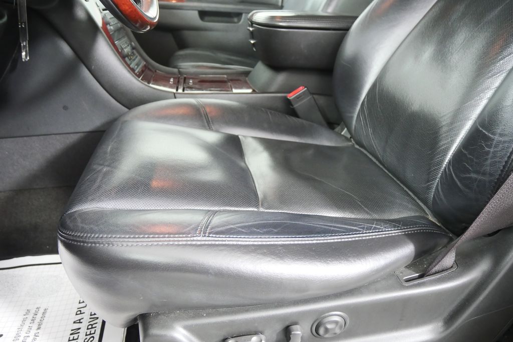 Thumbnail: 2010 Cadillac Escalade - 9